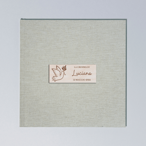 Album Portafoto Personalizzato 31 x31 con Copertina in Lino e Decorazione in Legno - Cresima - 80 pagine, 40 fogli