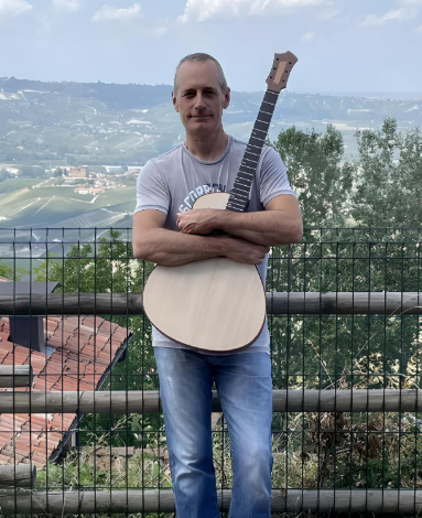 Sail Guitars: quando una chitarra nasce dal legno, dal vento e da una scelta di gratitudine